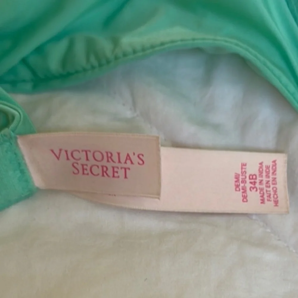 Victoria's Secret Mint Green Underwire Bra - Picture 4 of 4